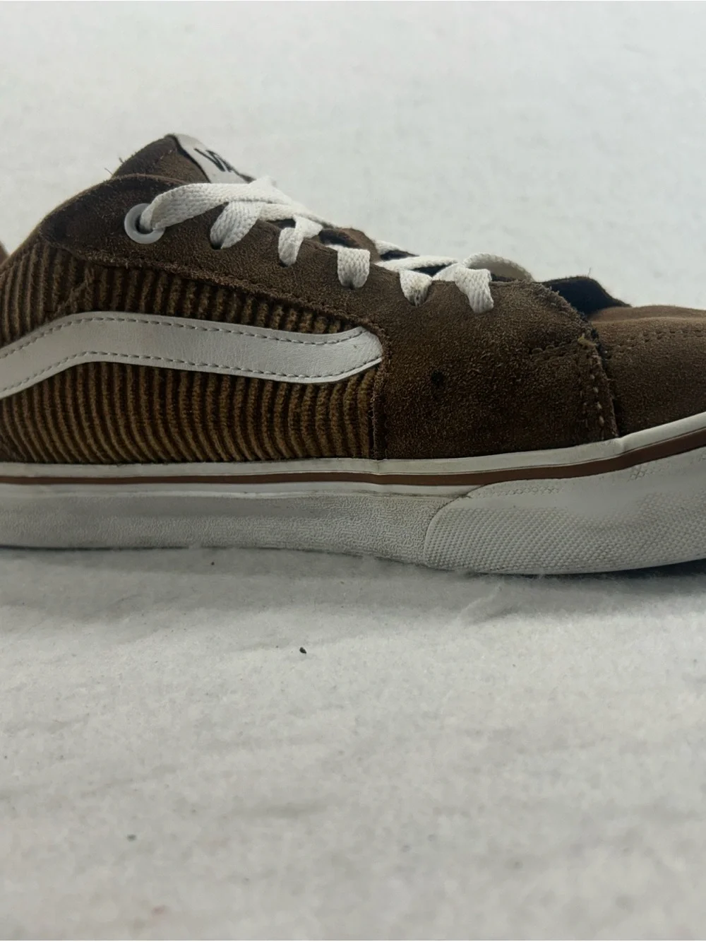 Vans Men’s 9.5 Brown Suede Corduroy Low Top Sneakers White Stripe
